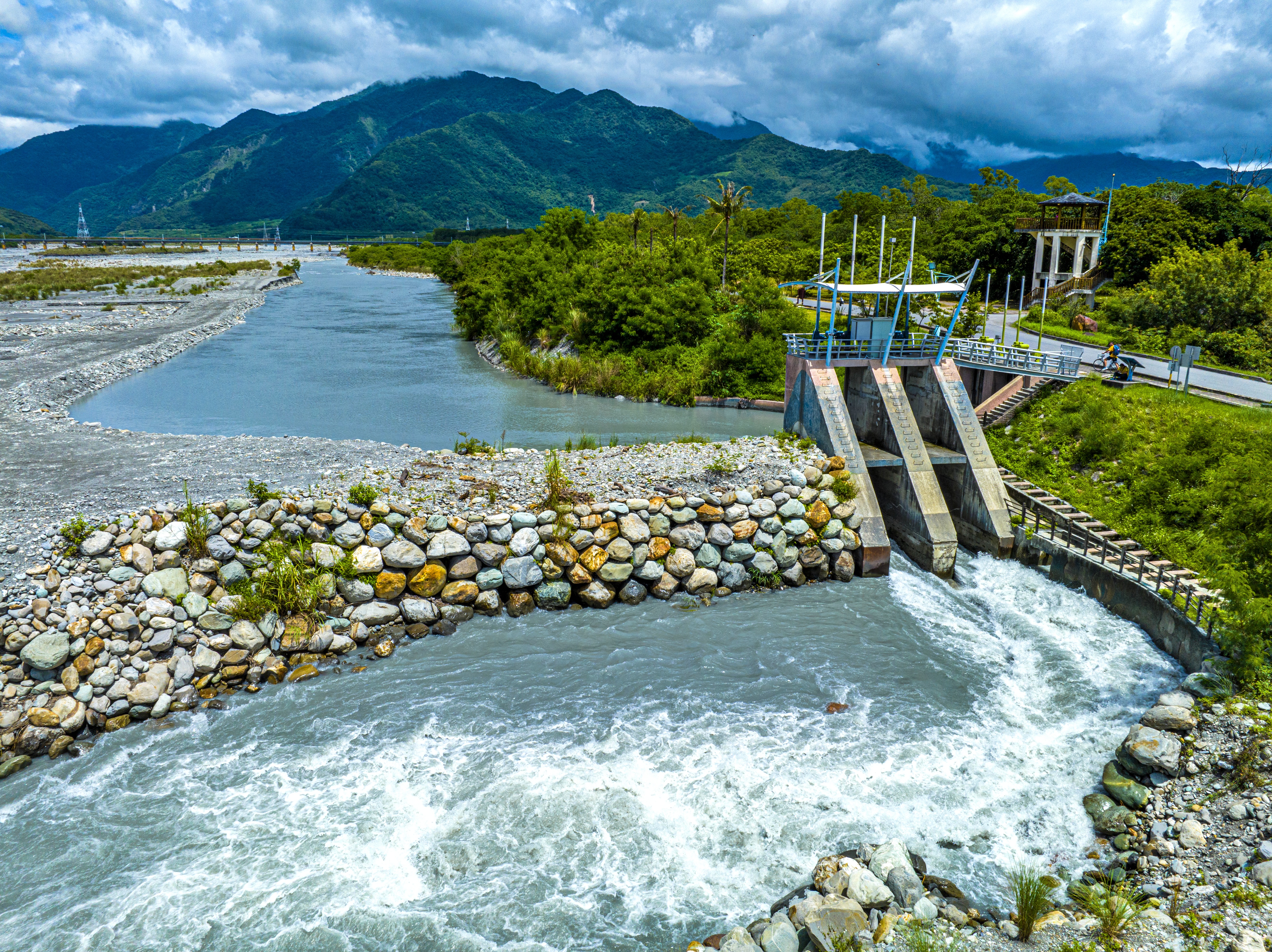 許素貞 - 池上圳進水口